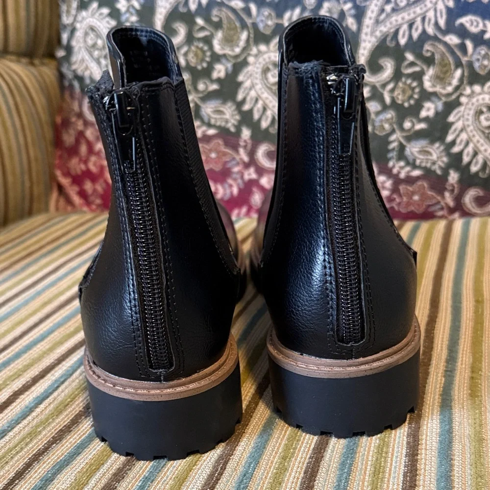 NWOT Black Chelsea Boots with Brown Welt - Picture 4 of 6